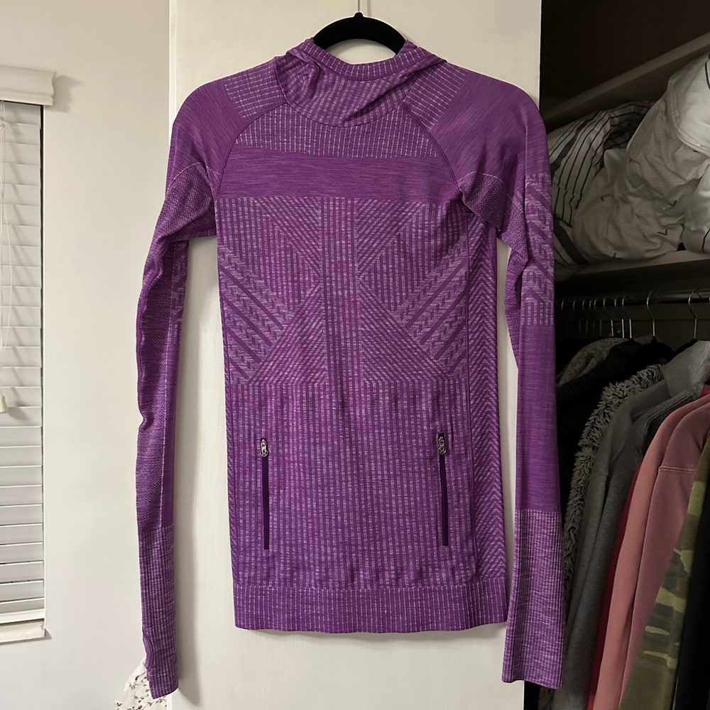 Lululemon long sleeve hoodie. Size 4. Excellent used condition.